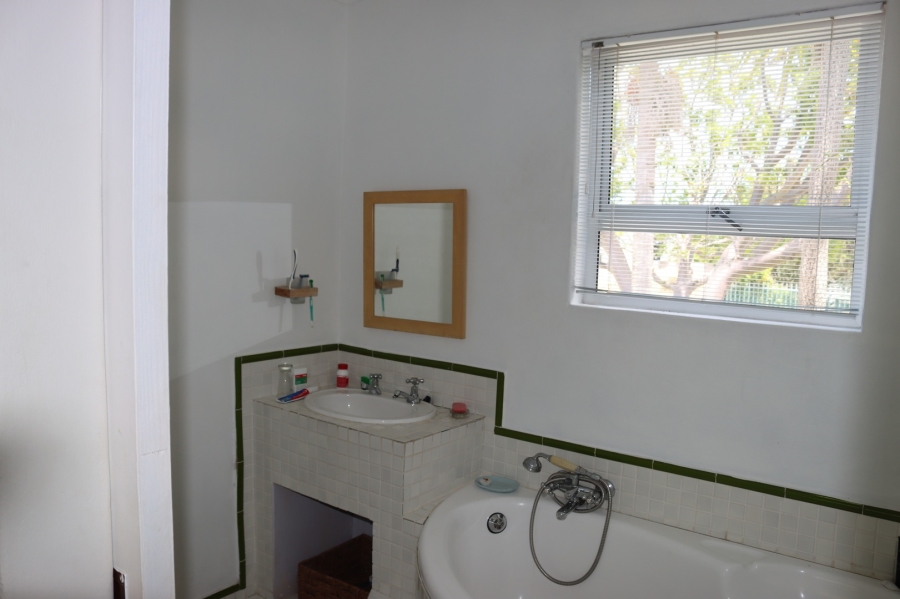 To Let 4 Bedroom Property for Rent in Kleinmond Western Cape